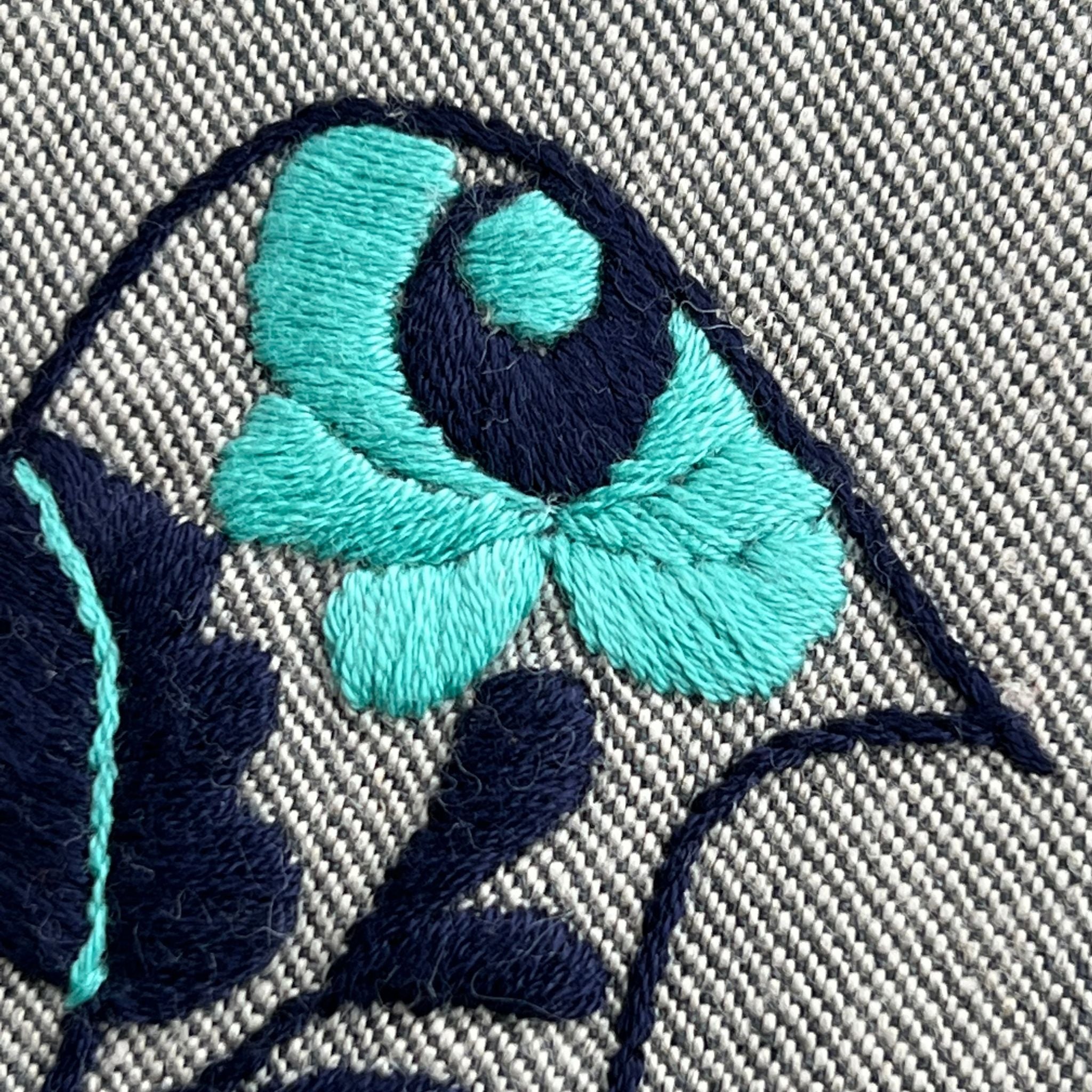 NIRMI Babytrage aus Leinen & Wolle, mit Patch "Matyó Vogel“ (Ungarn)