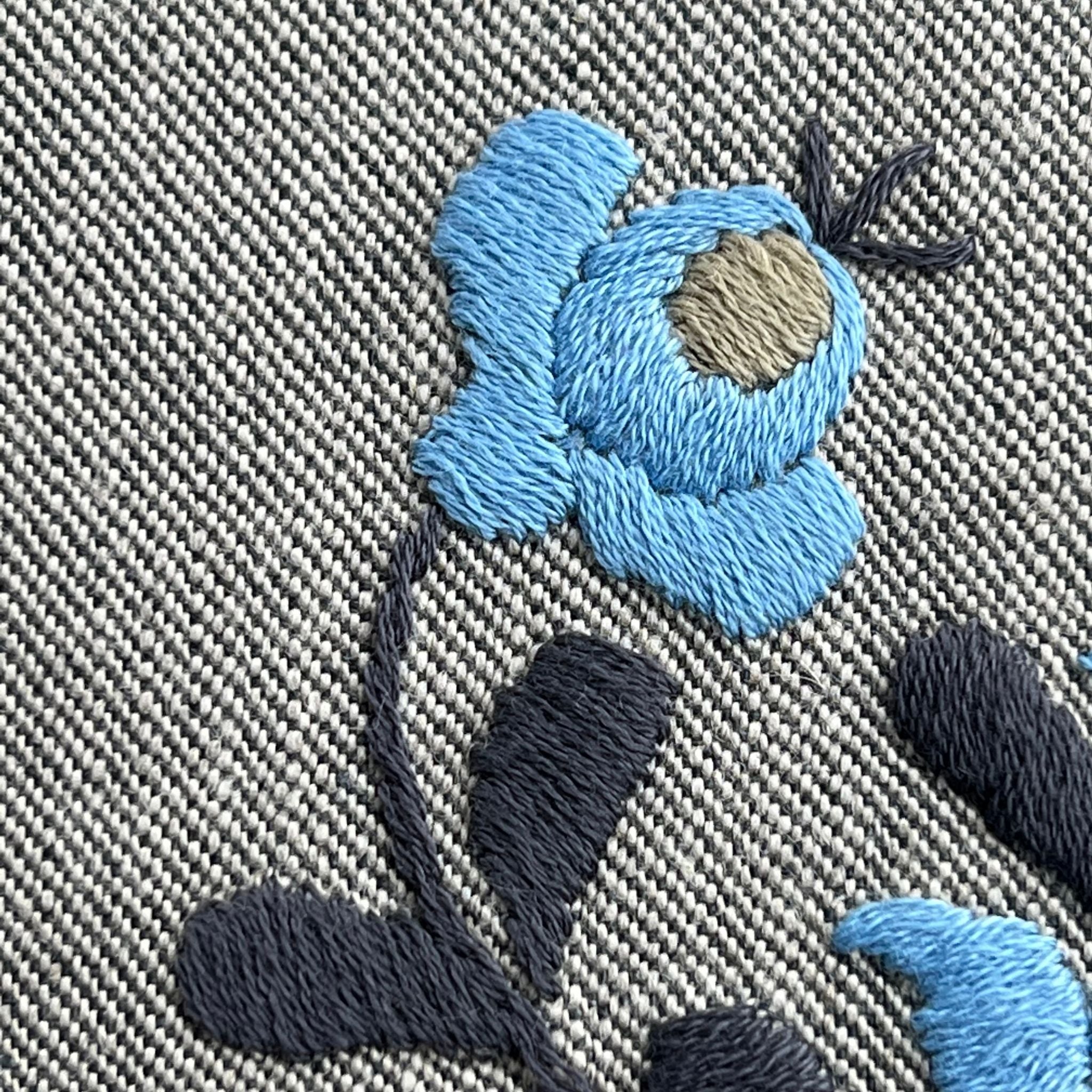 NIRMI Babytrage aus Leinen & Wolle, mit Patch "Matyó Blumen“ (Ungarn)
