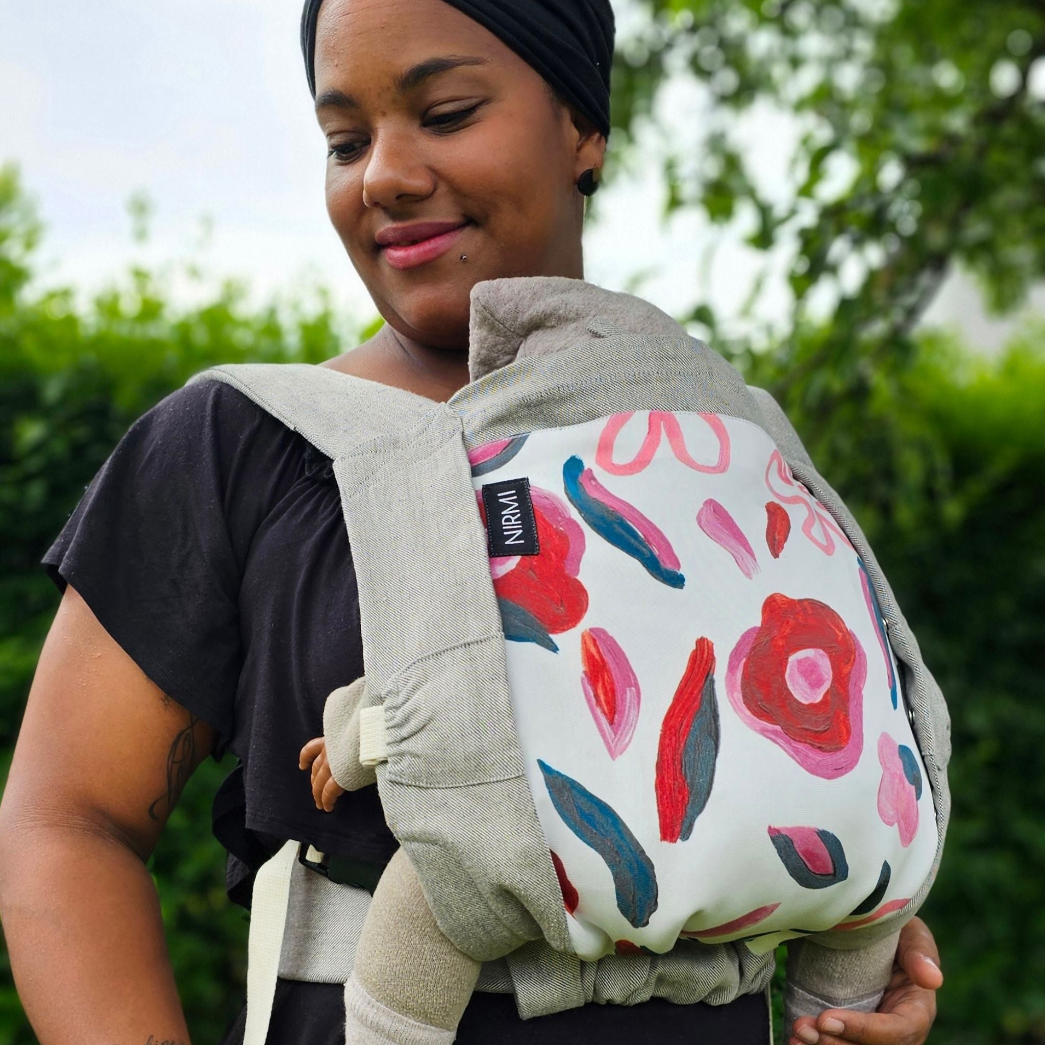 Baby carrier NIRMI Pure with patch "Abstract Flowers" by Sabinna